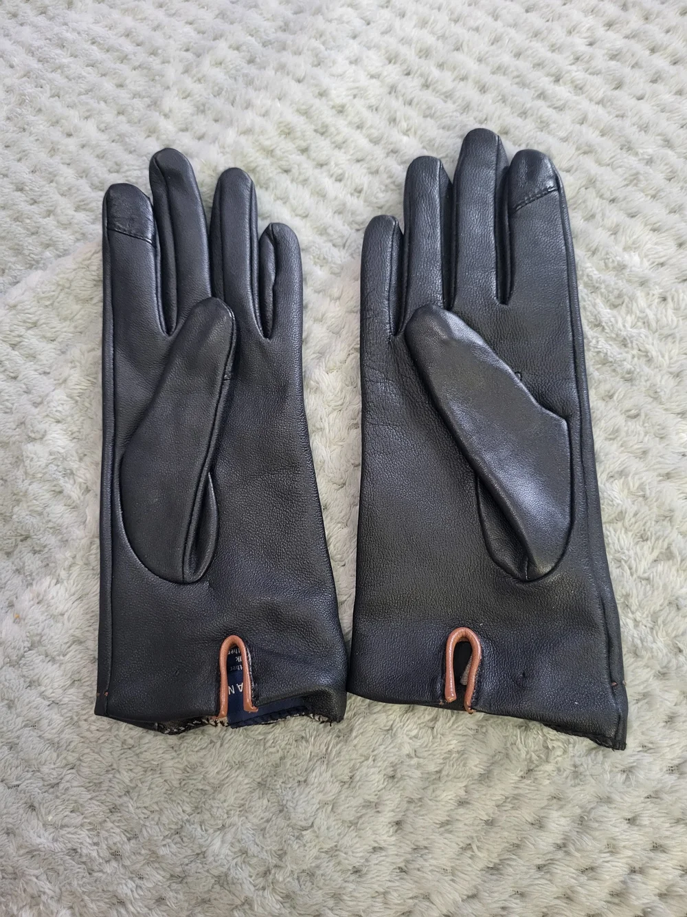 Cole Haan Black Leather Women’s Gloves with Gold Accent Size Large